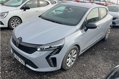 9 - 2023 Renault Clio 1.0 TCe Equilibre 