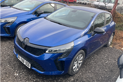 6 - 2023 Renault Clio 1.0 TCe Equilibre 