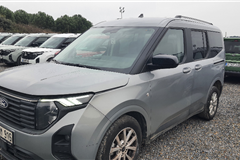 29 - 2025 Ford Tourneo Courier 1.0 Titanium 