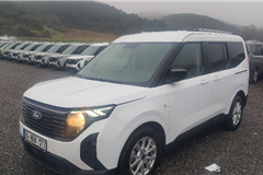 55 - 2025 Ford Tourneo Courier 1.0 Titanium 