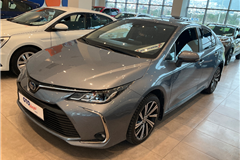 63 - 2022 Toyota Corolla 1.8 Hybrid Flame X-Pack 
