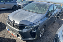 12 - 2023 Renault Clio 1.0 TCe Equilibre 