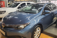 71 - 2017 Toyota Auris 1.8 Hybrid Active Skypack 