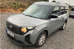 101 - 2025 Ford Tourneo Courier 1.5 TDCi Titanium 