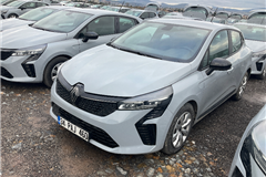 8 - 2023 Renault Clio 1.0 TCe Equilibre 