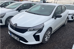4 - 2023 Renault Clio 1.0 TCe Equilibre 