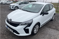 7 - 2023 Renault Clio 1.0 TCe Equilibre 