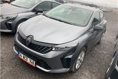 15 - 2023 Renault Clio 1.0 TCe EVOLUTION  