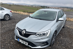 25 - 2022 Renault Megane 1.5 Blue DCI Touch 