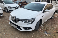 39 - 2017 Renault Megane 