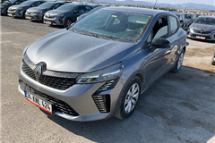11 - 2024 Renault Clio 1.0 TCe Equilibre 