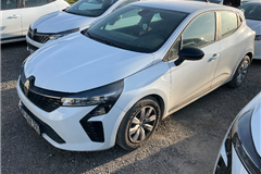 6 - 2023 Renault Clio 1.0 TCe Equilibre 