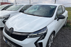 23 - 2023 Renault Clio 1.0 TCe Equilibre 