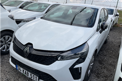 44 - 2023 Renault Clio 1.0 TCe Equilibre 