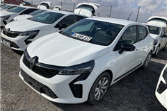 10 - 2023 Renault Clio 1.0 TCe Equilibre 