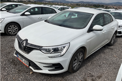 22 - 2024 Renault Megane 1.3 TCe Joy 