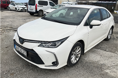 10 - 2022 Toyota Corolla 1.8 Hybrid Dream 