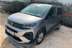 26 - 2025 Peugeot Rifter 