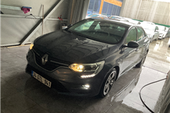 49 - 2023 Renault Megane 1.3 TCe Touch 