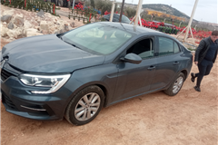 9 - 2025 Renault Megane 1.3 TCe Touch 