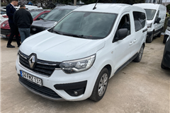 42 - 2022 Renault Express 