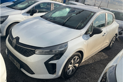 9 - 2023 Renault Clio 1.0 TCe Equilibre 