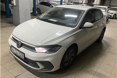 51 - 2022 Volkswagen Polo 1.0 TSI Life 