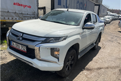 14 - 2021 Mitsubishi L 200 4x4 Storm 