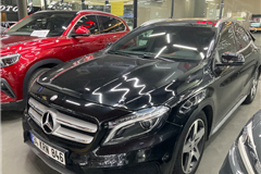 11 - 2015 Mercedes - Benz GLA 180 d 