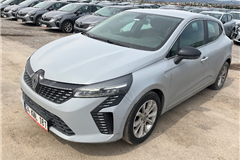 8 - 2024 Renault Clio 1.0 TCe EVOLUTION  