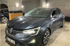 2 - 2022 Renault Megane 1.5 Blue DCI Icon 