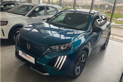 6 - 2025 Peugeot 2008 1.2 PureTech Allure 