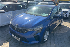 72 - 2025 Renault Clio 1.0 TCe EVOLUTION  