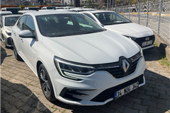 74 - 2025 Renault Megane 1.3 TCe Touch 