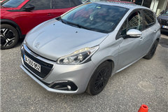 2 - 2018 Peugeot 208 1.2 PureTech Active 