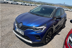 48 - 2023 Renault Captur 