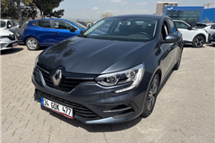 4 - 2022 Renault Megane 1.5 Blue DCI Touch 