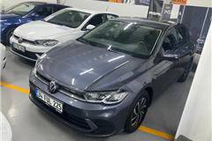 2 - 2022 Volkswagen Polo 1.0 TSI Life 