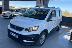 3 - 2020 Peugeot Rifter 1.5