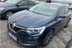 2 - 2023 Renault Megane 1.3 TCe Touch 