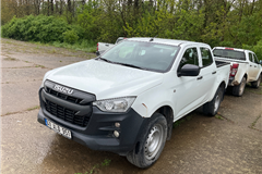 39 - 2022 Isuzu 