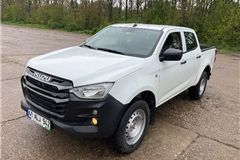 37 - 2022 Isuzu 