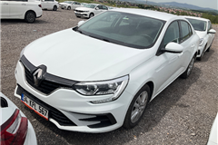 38 - 2024 Renault Megane 1.3 TCe Joy 