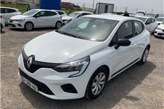 11 - 2023 Renault Clio 1.0 TCe Joy 