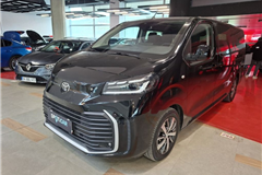 8 - 2025 Toyota PROACE VERSO 2.0 PASSION X-PACK 