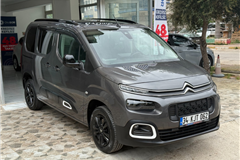 28 - 2024 Citroen Berlingo 1.5 BlueHDI Shine Bold 