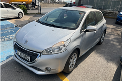 27 - 2013 Peugeot 208 1.4 HDi Active 