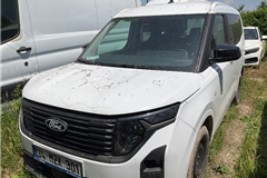32 - 2025 Ford Tourneo Courier Kombi