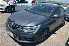 4 - 2023 Renault Megane 1.3 TCe Touch 
