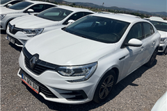 2 - 2023 Renault Megane 1.3 TCe Touch 